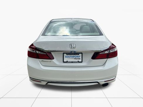 Used 2016 Honda Accord EX image 7