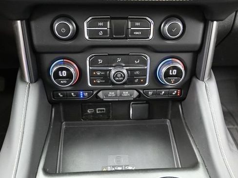Used 2023 Chevrolet Tahoe Premier w/ Advanced Technology Package AWD/4WD image 45