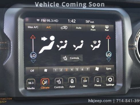 Used 2021 Jeep Wrangler Unlimited Sahara image 35