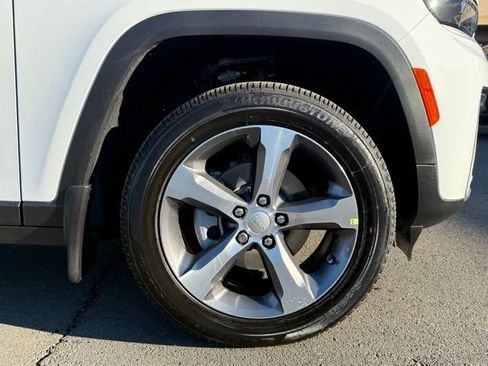 New 2026 Jeep Grand Cherokee Limited image 15