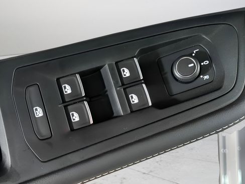 New 2025 Volkswagen Atlas SEL image 22