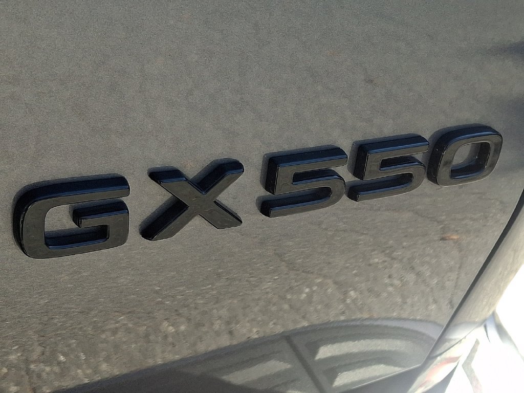 Used 2026 Lexus GX 550 w/ Accessory Package (2T) AWD/4WD image 32