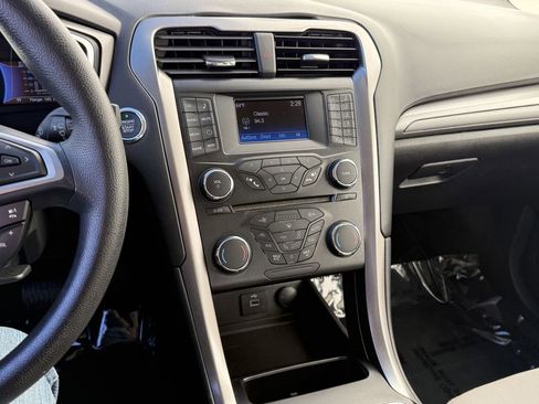 Used 2018 Ford Fusion S image 25