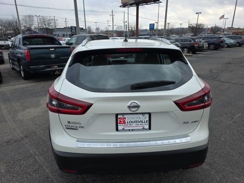 Used 2022 Nissan Rogue Sport SL w/ Premium Package image 6