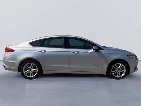 Used 2018 Ford Fusion S FWD image 2