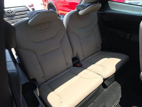 Used 2025 Volvo EX90 Ultra AWD/4WD image 8