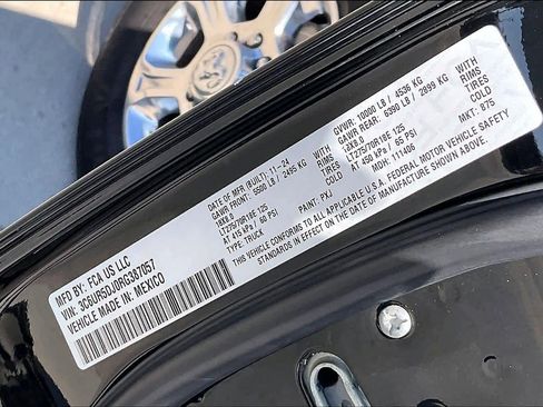 Used 2024 RAM 2500 Big Horn w/ Bed Utility Group image 33