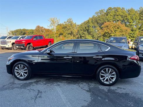 Used 2019 INFINITI Q70 Luxe image 6