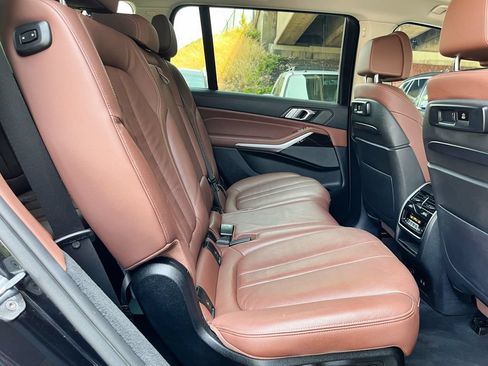 Used 2020 BMW X7 xDrive40i w/ Premium Package AWD/4WD image 47