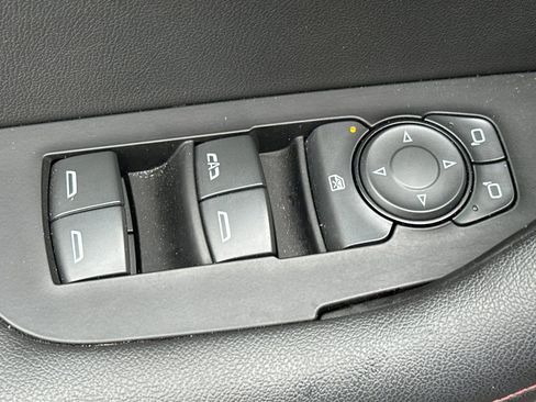 Used 2023 Chevrolet Blazer RS AWD/4WD image 12