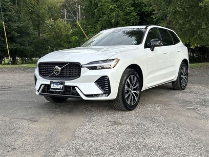 New 2025 Volvo XC60 B5 Plus w/ Climate Package