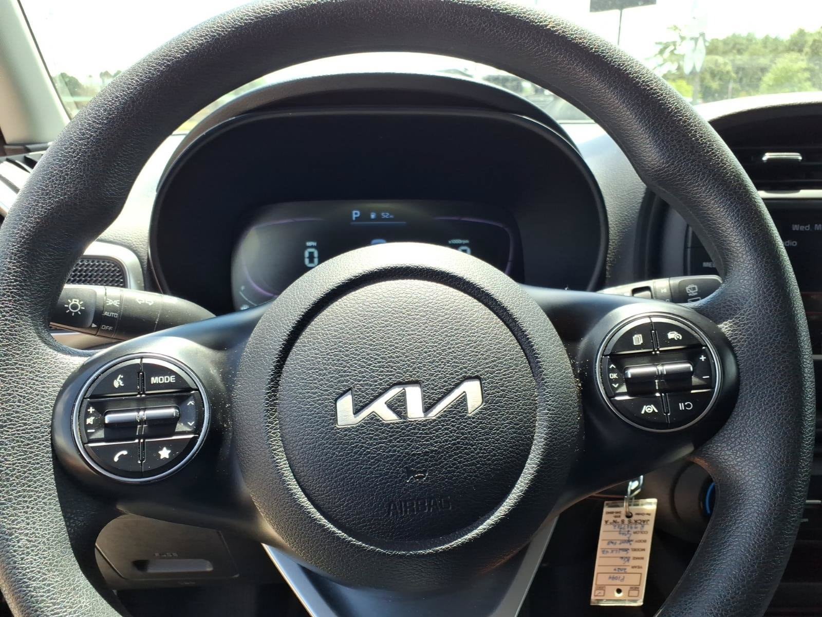 Used 2024 Kia Soul LX w/ LX Technology Package FWD image 28