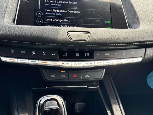 Used 2022 Cadillac XT4 Premium Luxury w/ Enhanced Visibility Package FWD image 29