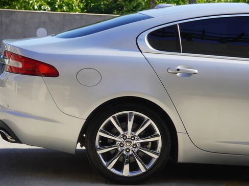 Used 2011 Jaguar XF Premium RWD image 25
