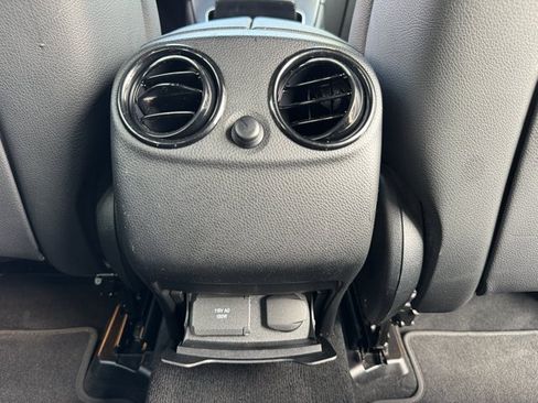 Used 2019 Mercedes-Benz GLC 300 image 9