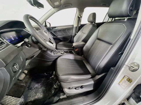 Used 2023 Volkswagen Tiguan SE AWD/4WD image 20