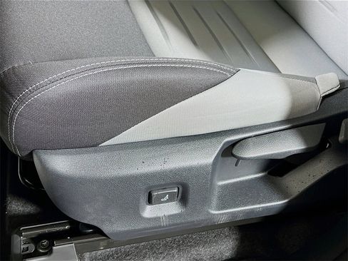 Used 2025 Toyota Tacoma TRD Off-Road image 17