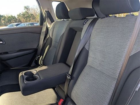 Used 2023 Nissan Rogue SV image 28