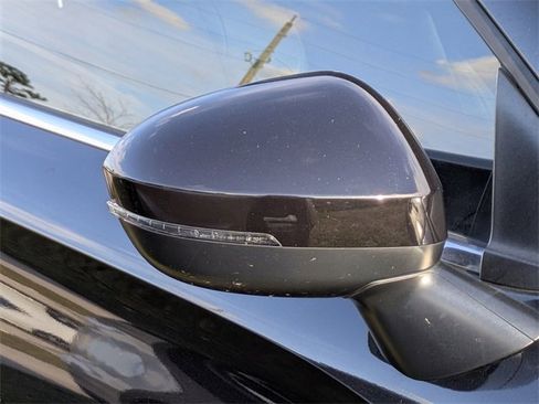 Used 2022 Mitsubishi Outlander SE image 11