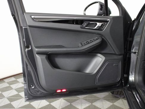 New 2026 Porsche Macan image 14