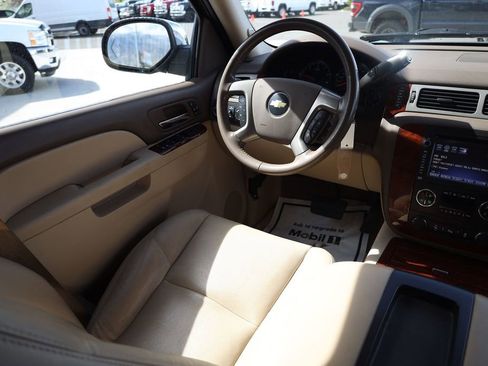 Used 2012 Chevrolet Suburban LTZ image 20