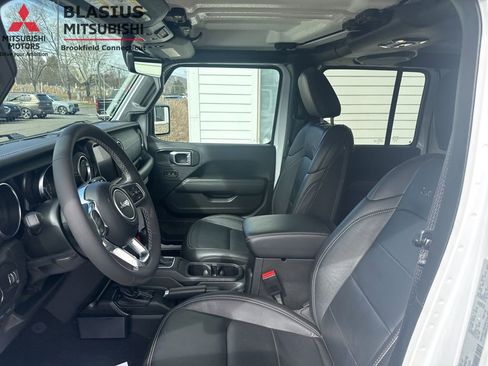 Used 2023 Jeep Wrangler Unlimited Sahara w/ Cold Weather Group AWD/4WD image 38