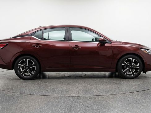 Used 2025 Nissan Sentra SV FWD image 11