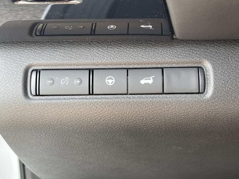 New 2026 Nissan Pathfinder SV FWD image 32
