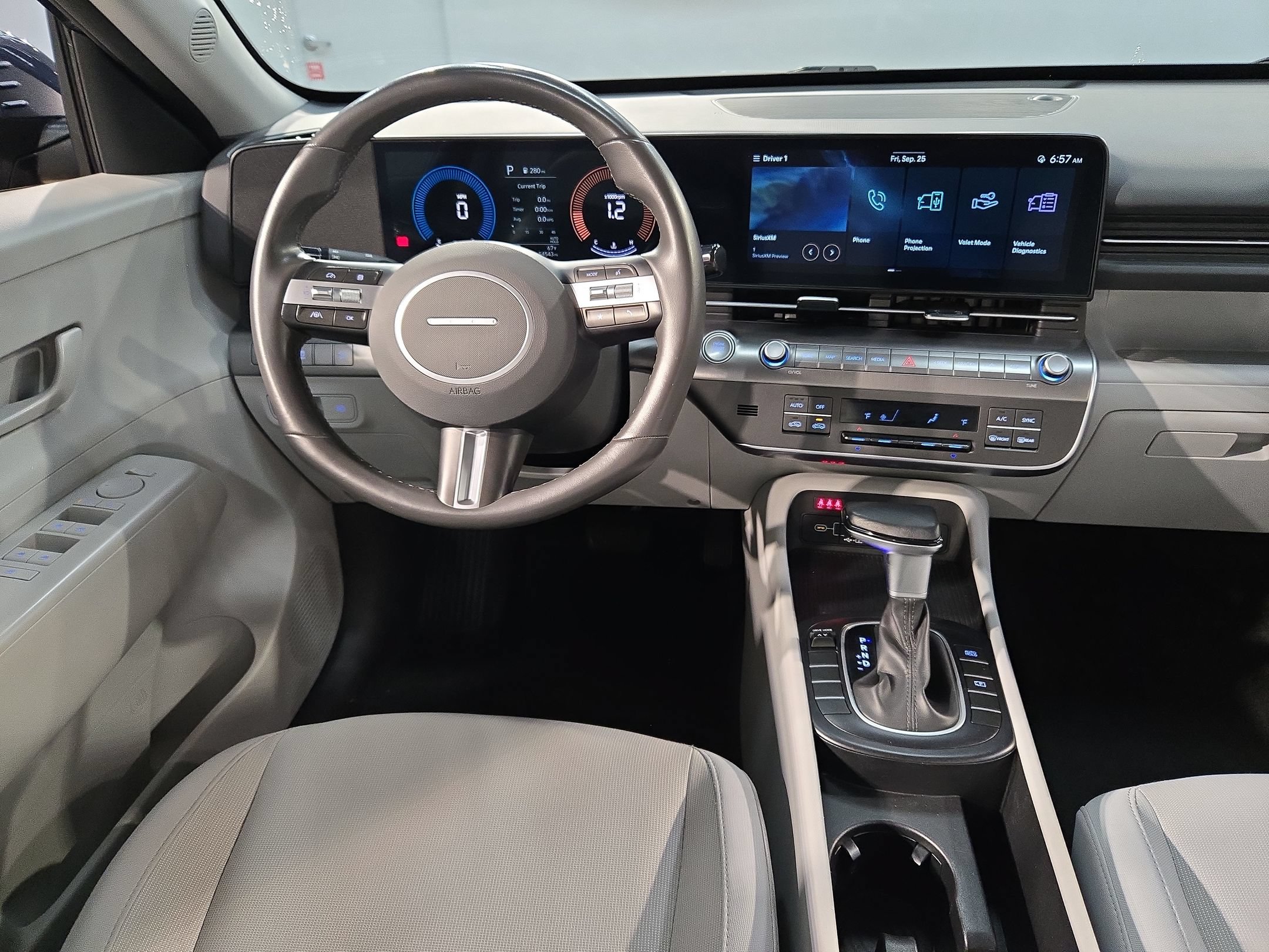 Used 2025 Hyundai Kona SEL FWD image 9