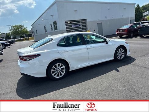 Used 2022 Toyota Camry LE FWD image 7