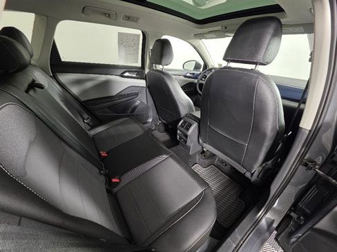 Used 2022 Volkswagen Taos SE image 15