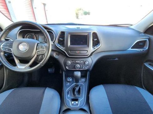 Used 2019 Jeep Cherokee Latitude w/ Cold Weather Group image 23