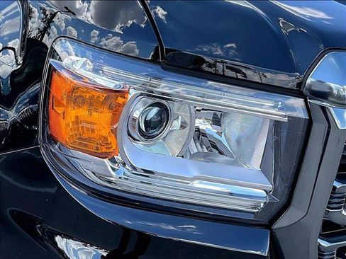 Used 2022 GMC Canyon AT4 w/ Driver Alert Package image 28