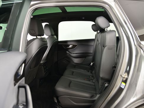 Used 2025 Audi Q7 2.0T Premium w/ Convenience Package image 13