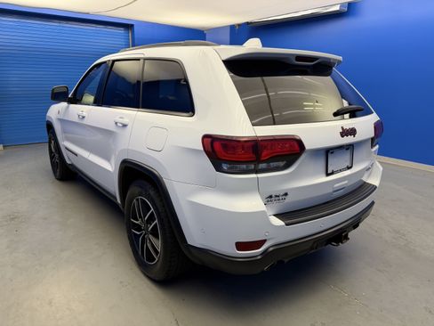 Used 2021 Jeep Grand Cherokee Trailhawk w/ Trailhawk Luxury Group AWD/4WD image 5