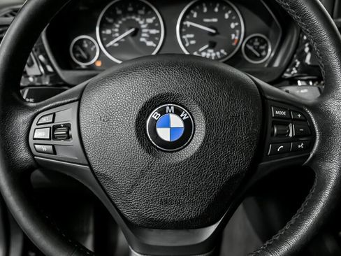 Used 2018 BMW 320i xDrive Sedan image 26