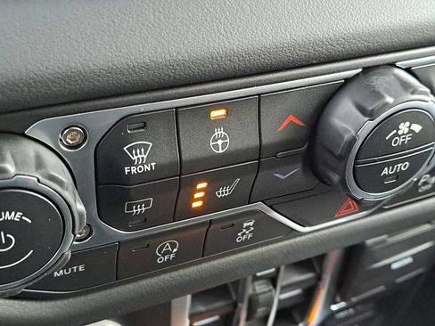 New 2026 Jeep Gladiator Sport AWD/4WD image 9
