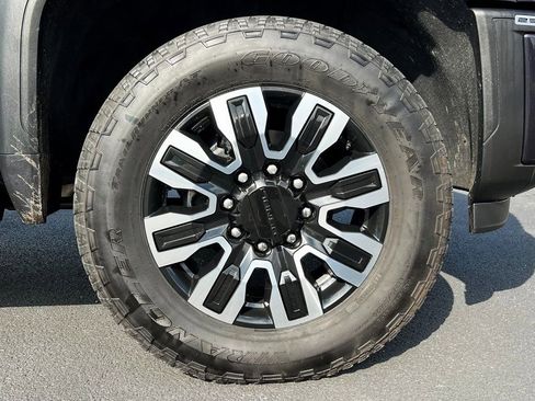 Used 2024 GMC Sierra 2500 Denali Ultimate image 17