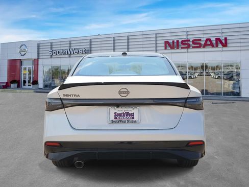 New 2027 Nissan Sentra SR w/ Floor Mat Package FWD image 6