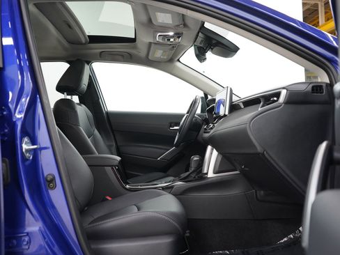 Used 2024 Toyota Corolla Cross XLE w/ Convenience Package AWD/4WD image 9