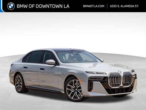 Used 2025 BMW i7 xDrive60 AWD/4WD image 1