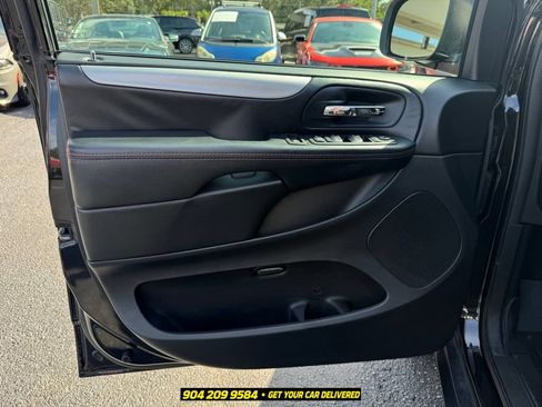 Used 2019 Dodge Grand Caravan GT FWD image 22