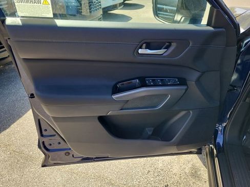 New 2026 Nissan Pathfinder SL image 5