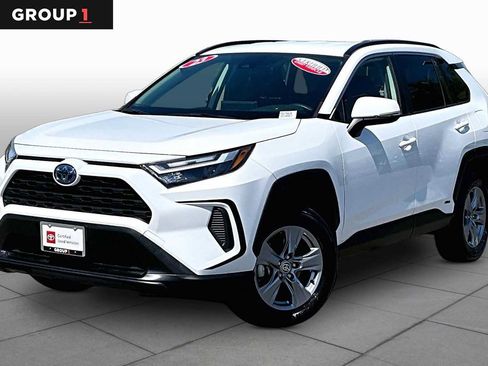 Used 2023 Toyota RAV4 LE AWD/4WD image 1