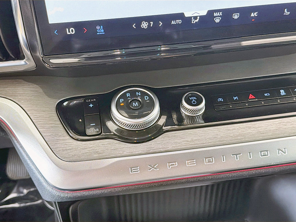 Used 2025 Ford Expedition Platinum AWD/4WD image 45