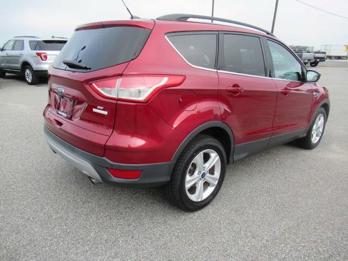 Used 2016 Ford Escape SE w/ Equipment Group 201A FWD image 5