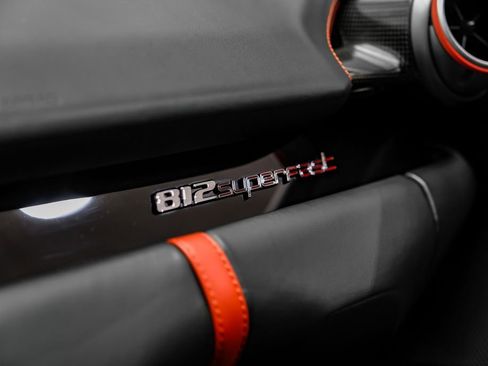 Used 2019 Ferrari 812 Superfast RWD image 34