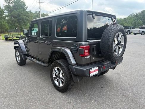 Used 2019 Jeep Wrangler Unlimited Sahara w/ Cold Weather Group AWD/4WD image 14