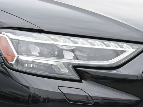 Used 2024 Audi S8 image 25