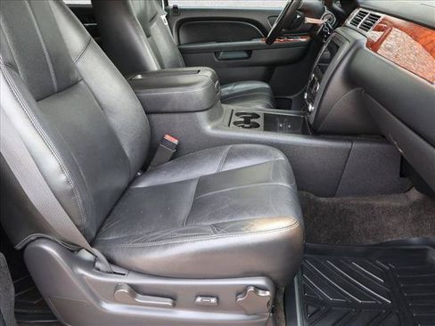 Used 2014 GMC Yukon SLT AWD/4WD image 25